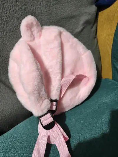 Mochila infantil de peluche rosa con diseño divertido - miniatura 1
