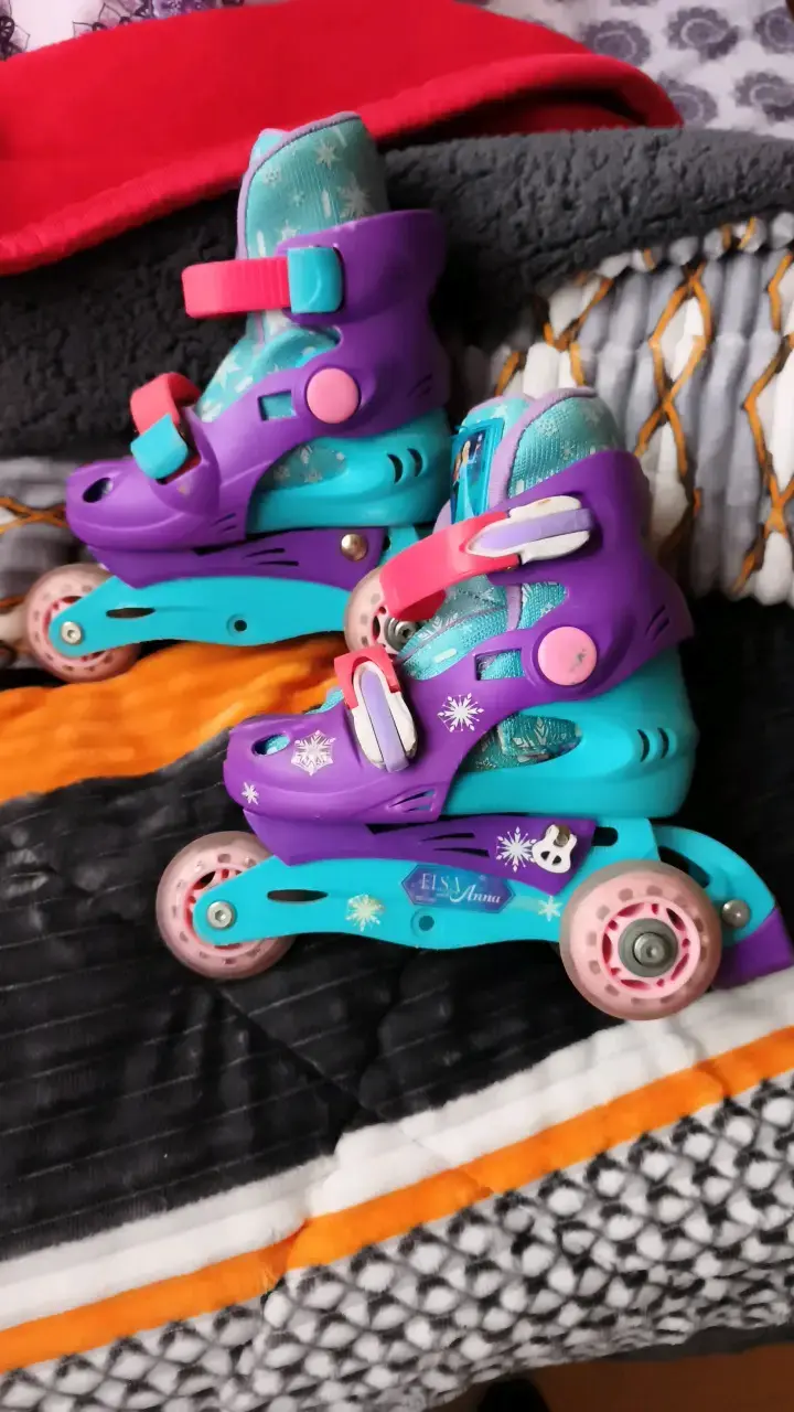 Patines infantiles ajustables Frozen Elsa y Anna - 1