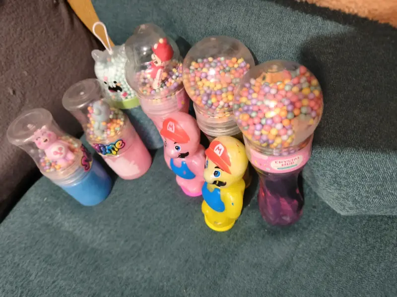 Set de juguetes slime con figuras y bolitas