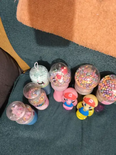 Set de juguetes slime con figuras y bolitas - miniatura 2