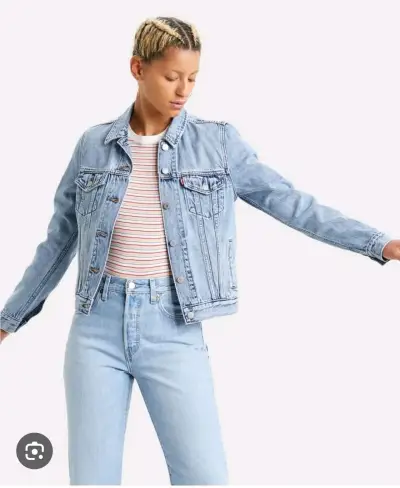 Chaqueta de mezclilla azul claro para mujer - miniatura 1