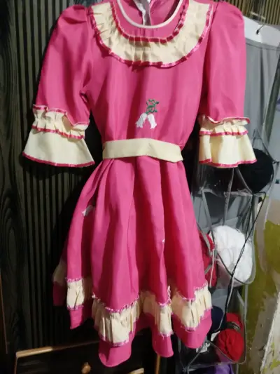 Vestido de fiesta infantil rosa con volantes - miniatura 1