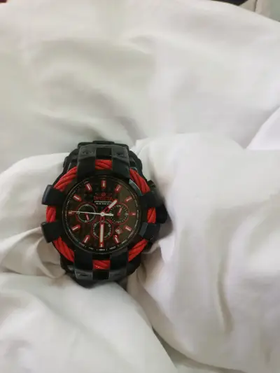 Reloj Invicta Bolt 23869 Negro y Rojo - miniatura 2