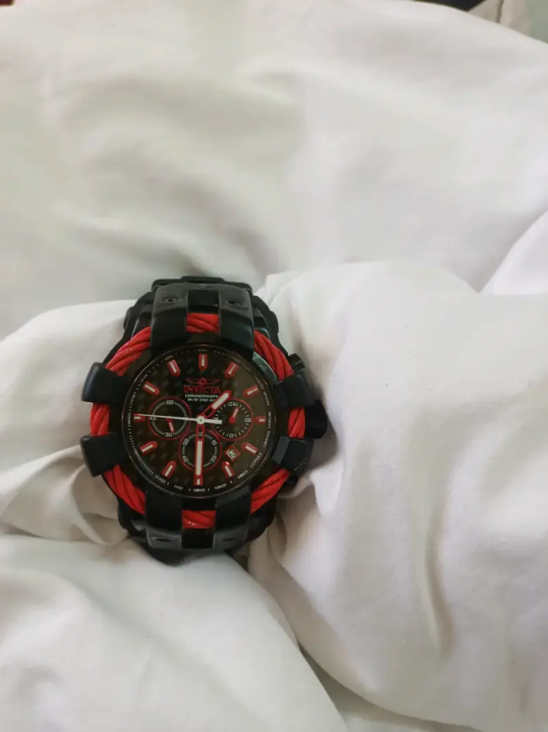 Reloj Invicta Bolt 23869 Negro y Rojo - 10