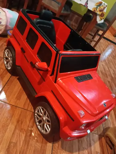 Auto eléctrico para niños Mercedes-Benz rojo - miniatura 1