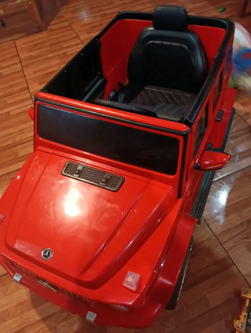 Auto eléctrico para niños Mercedes-Benz rojo - 2