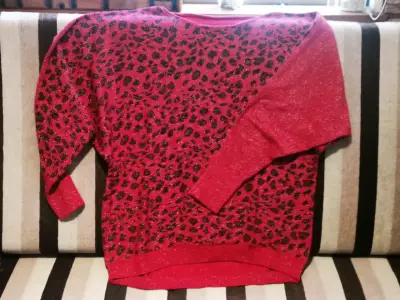Suéter Rojo con Estampado Animal Print - miniatura 1