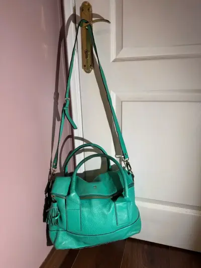 Bolso de cuero verde con correa ajustable - miniatura 3