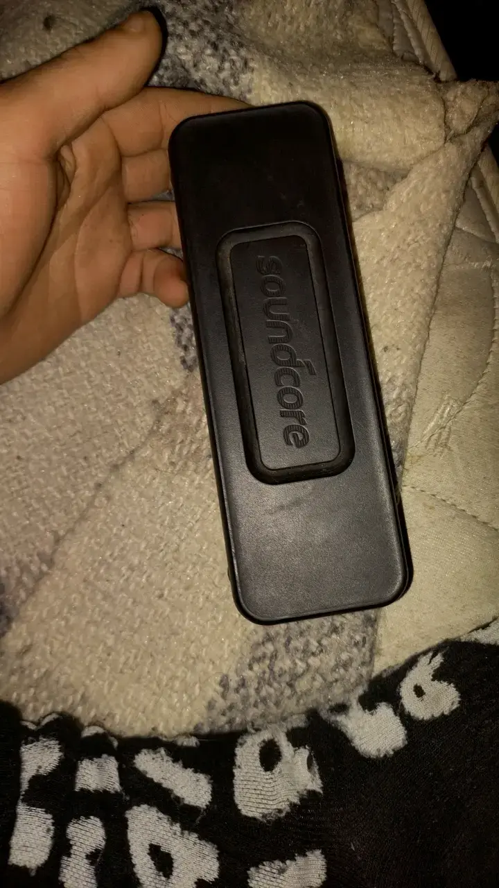 Parlante portátil Soundcore Bluetooth negro - 1