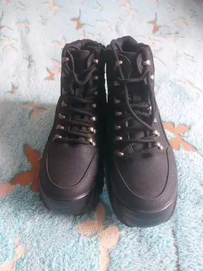 Botas negras de plataforma para mujer - miniatura 1