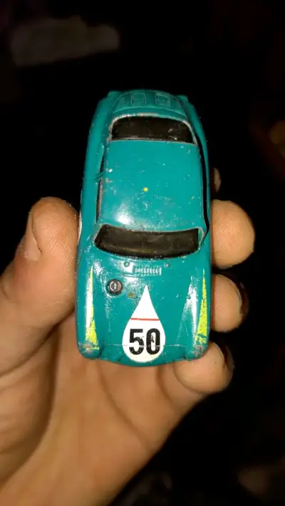 Auto de juguete Hot Wheels clásico azul - miniatura 1
