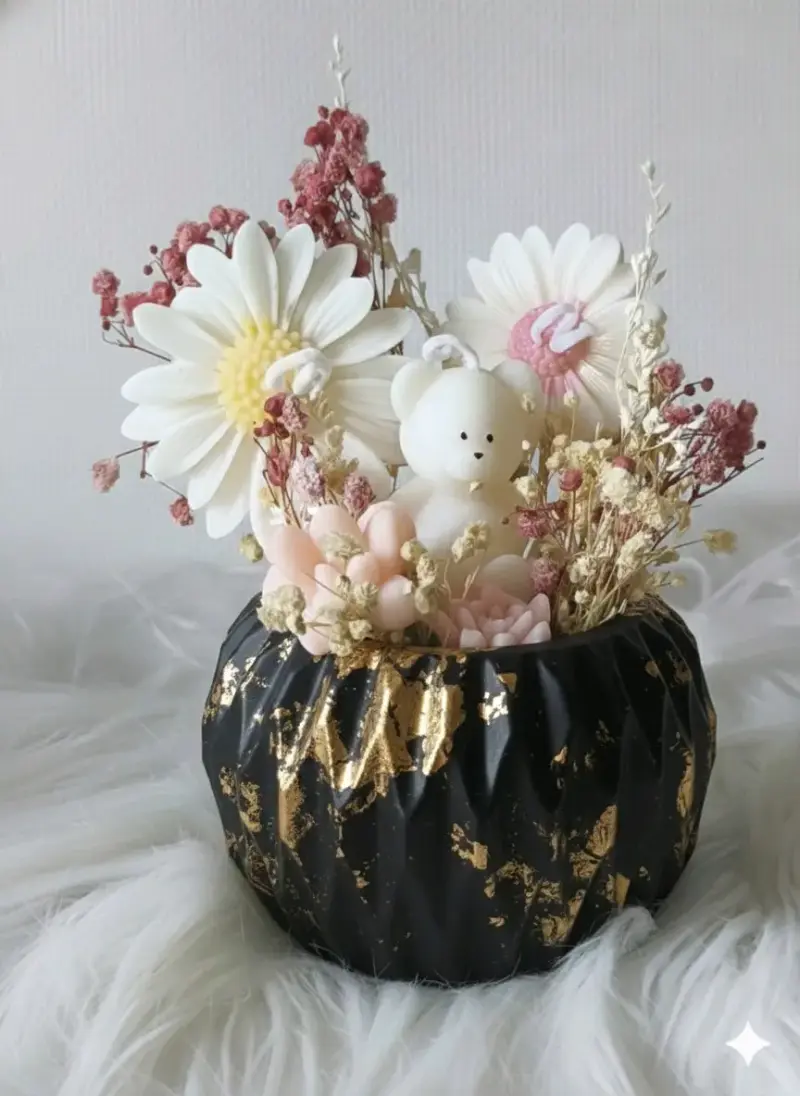 Arreglo Floral Decorativo con Oso y Flores Secas - 2