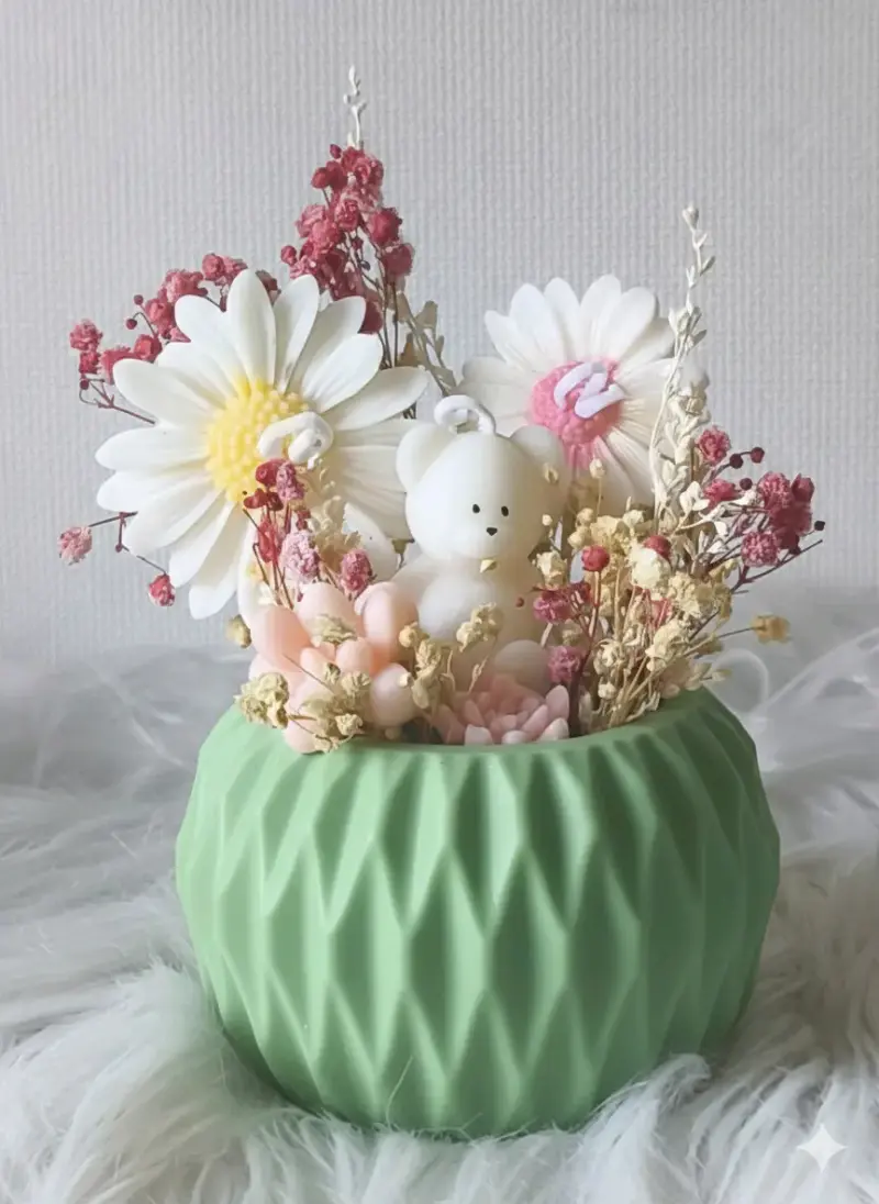 Arreglo Floral Decorativo con Oso y Flores Secas - 3