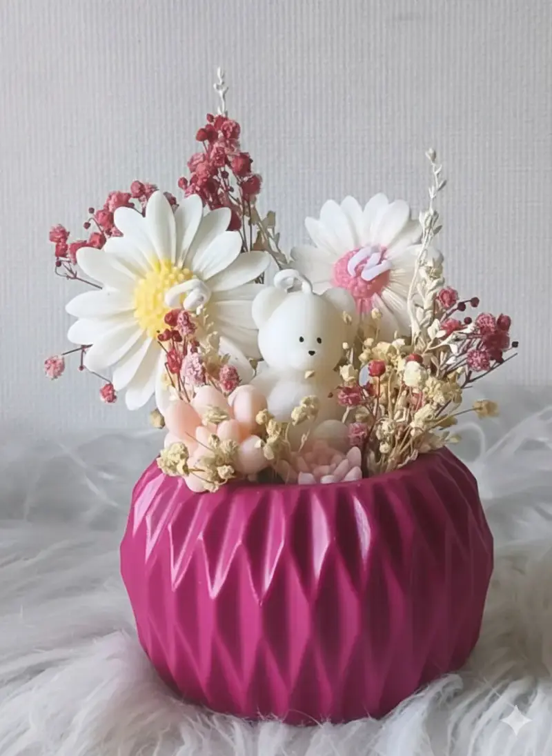 Arreglo Floral Decorativo con Oso y Flores Secas - 4