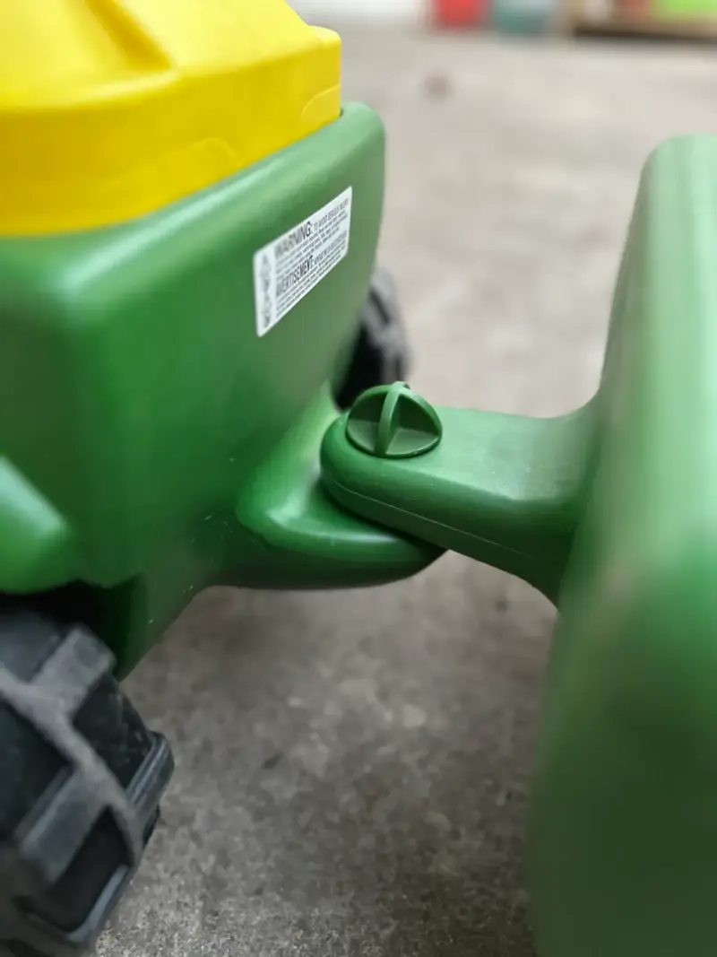 Triciclo infantil John Deere con carro - 3