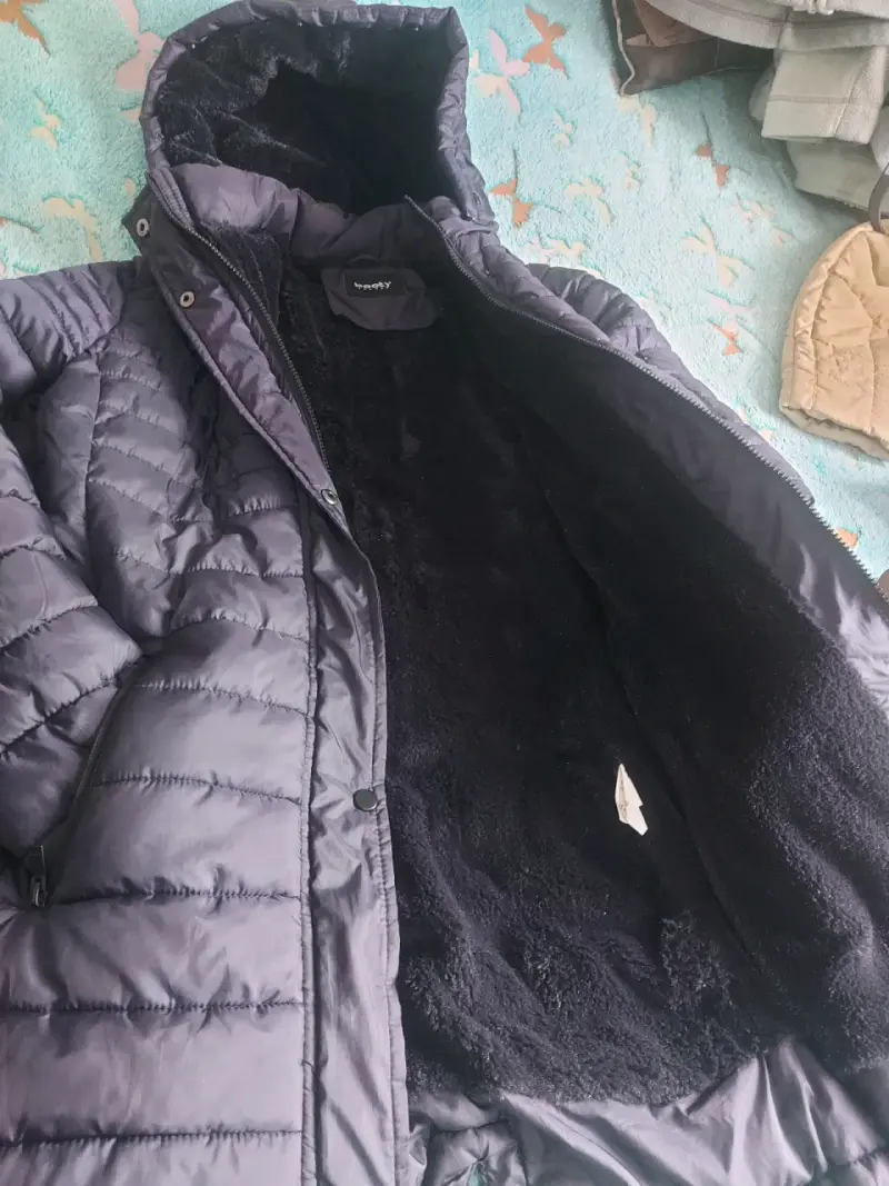 Chaqueta acolchada con capucha para mujer - 2