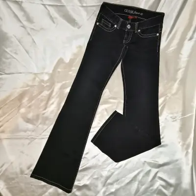 Jeans azul oscurotiro bajo Guess para mujer - miniatura 1