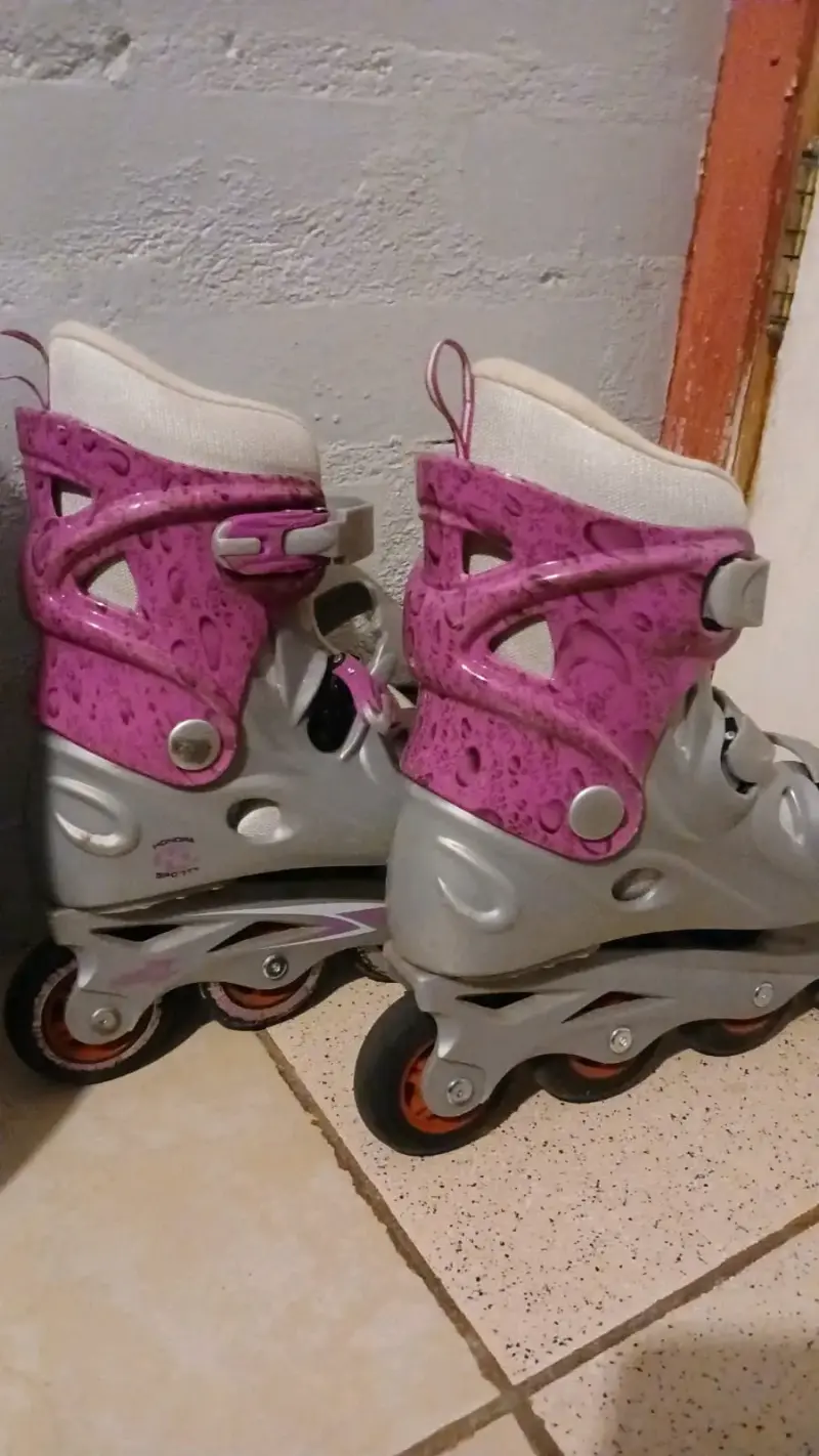 Patines en línea color gris y rosa - 3