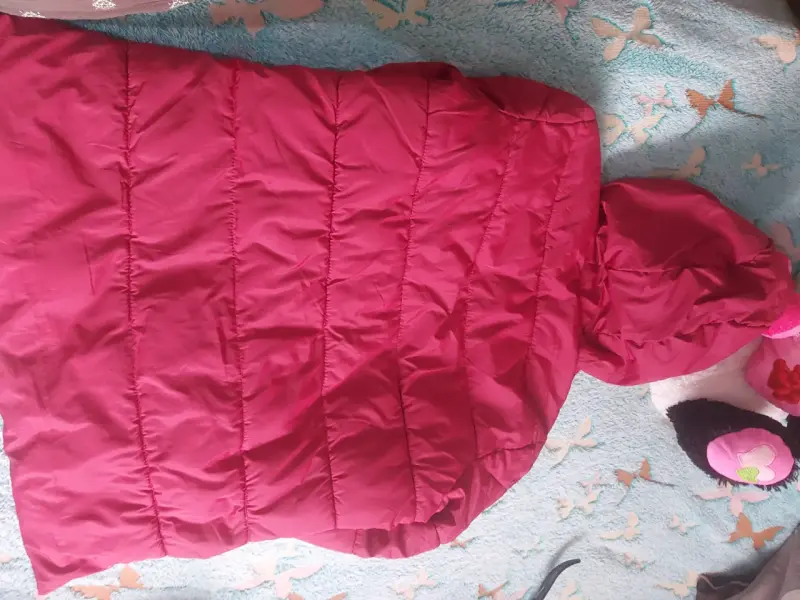 Chaqueta acolchada roja con capucha para mujer - 2