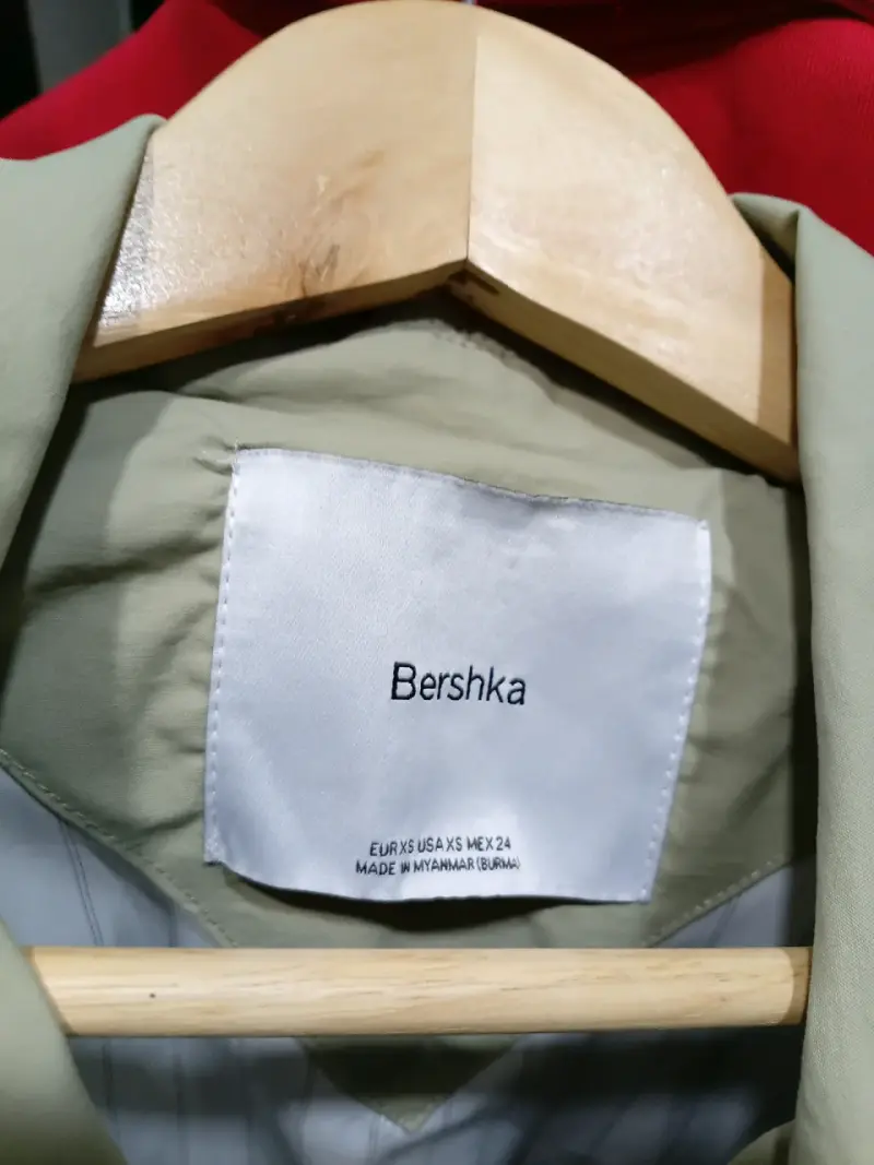Abrigo verde claro Bershka talla XS - 2