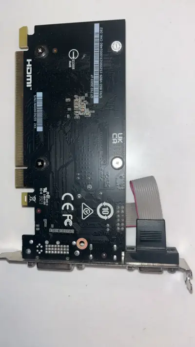 Tarjeta gráfica MSI GT 710 2GB - miniatura 2