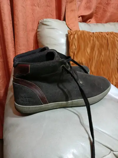 Botines de gamuza marrón CAT para hombre - miniatura 1