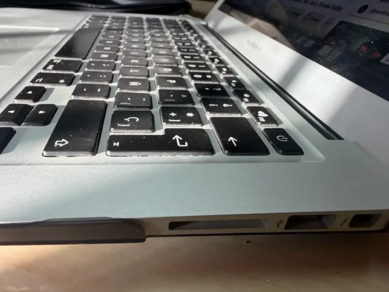 MacBook Air usado en buen estado - 2