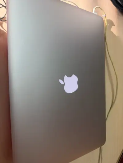 MacBook Air usado en buen estado - miniatura 3