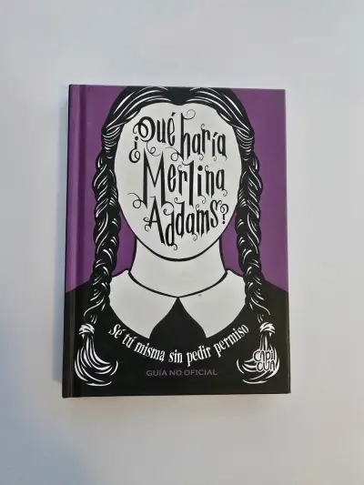 Libro '¿Qué haría Merlina Addams?' Guía No Oficial - miniatura 1