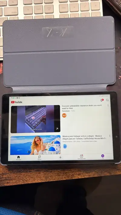 Tablet Huawei Mate Pad 8,con funda protectora azul - miniatura 2