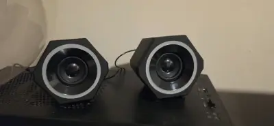 Parlantes LED hexagonales con luz Led - miniatura 2