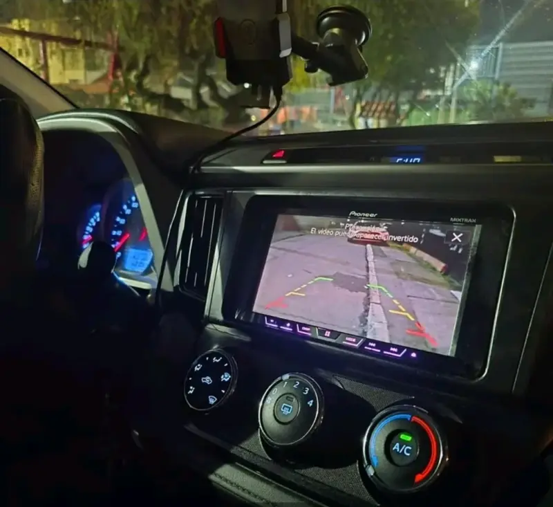 Toyota RAV4 2018 2.0 4x2 en excelente estado - 2