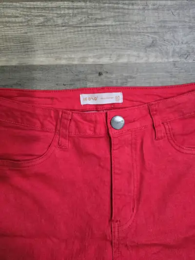 Pantalones rojos para mujer talla 40 - miniatura 2