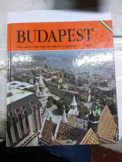 Libro turístico Budapest con fotos a color - miniatura 1