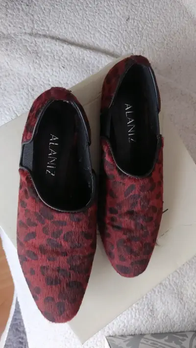Zapatos planos Alaniz animal print rojo - miniatura 2