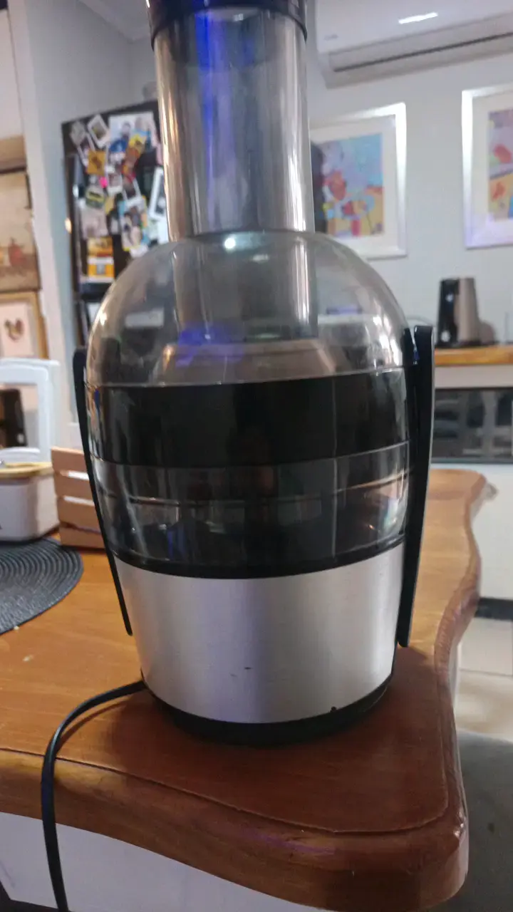 Extractor de Jugo Philips Negro Compacto - 4