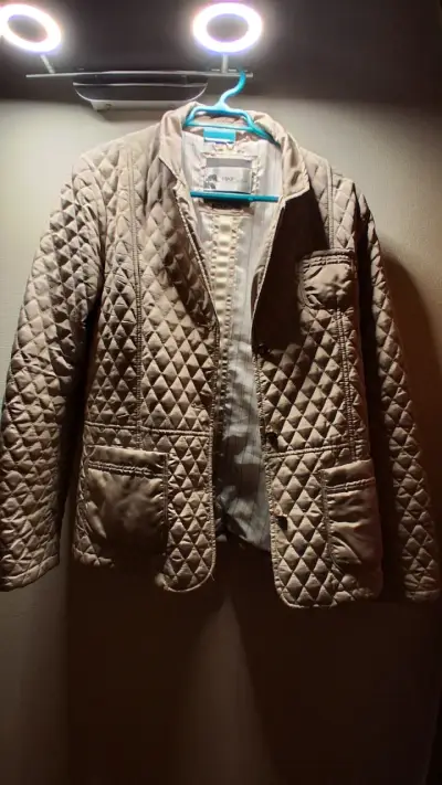 Chaqueta Columbia blanca con detalles rojos - miniatura 2