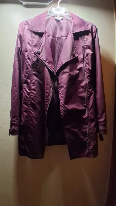 Chaqueta Columbia blanca con detalles rojos - miniatura 3