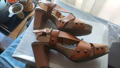Sandalias de cuero marrón con tacón Pedro Miralles - miniatura 3