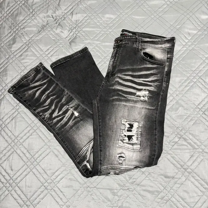 Jeans desgastados de mezclilla gris para hombre - 1