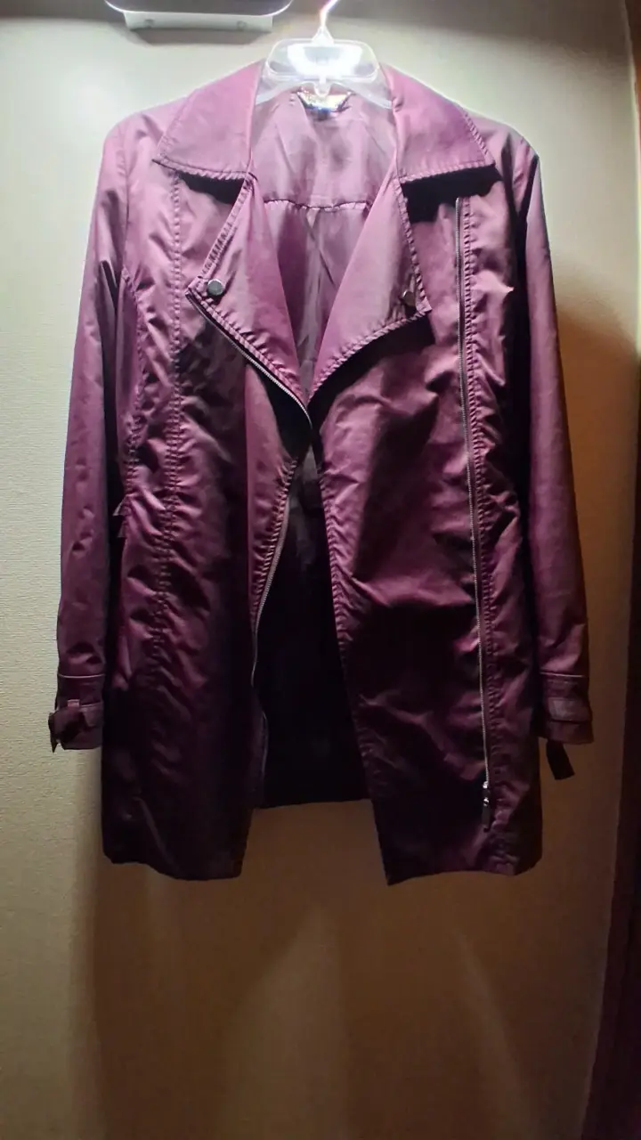 Abrigo largo morado para mujer