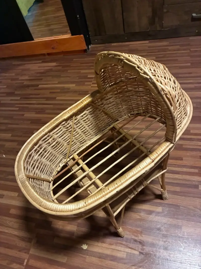 Cuna moisés de mimbre para muñecas - 2