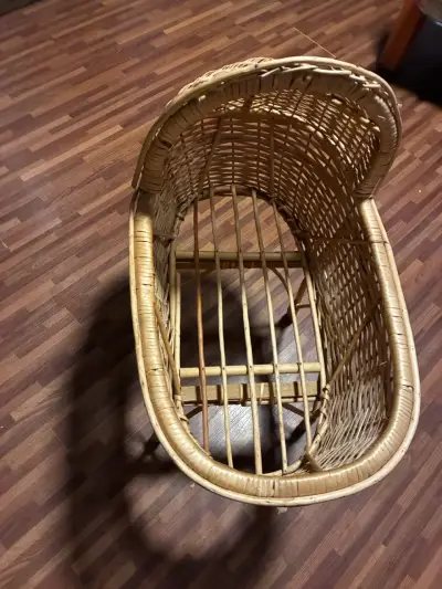 Cuna moisés de mimbre para muñecas - miniatura 3