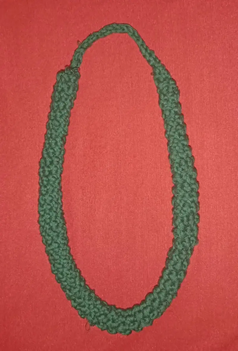 Collar tejido a crochet verde