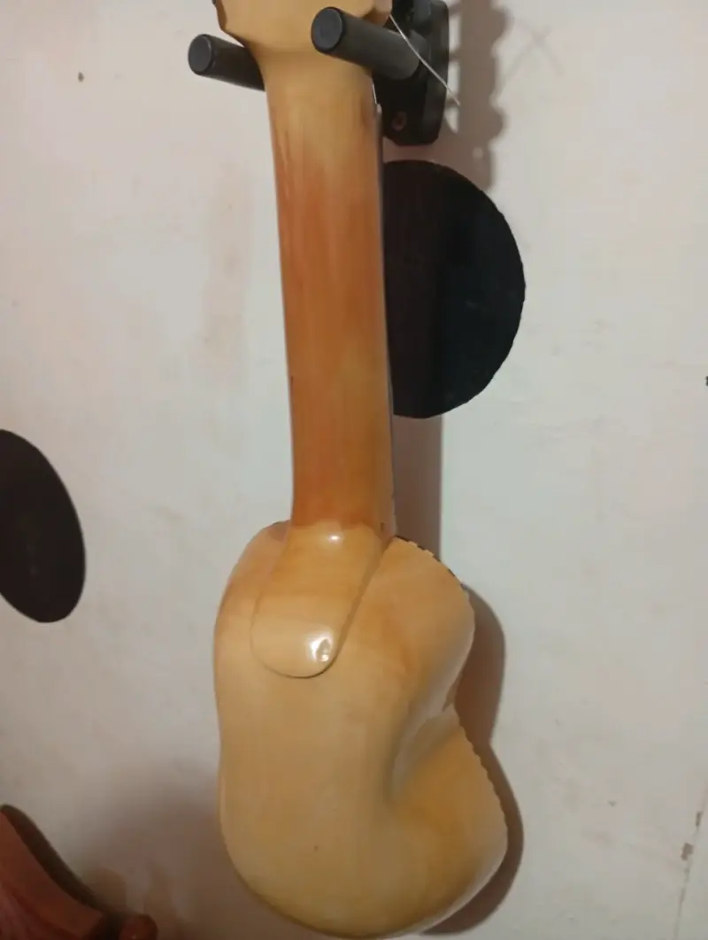 Charango de madera con funda incluida - 2
