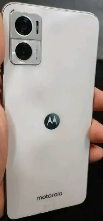 Smartphone Motorola blanco en buen estado - 2