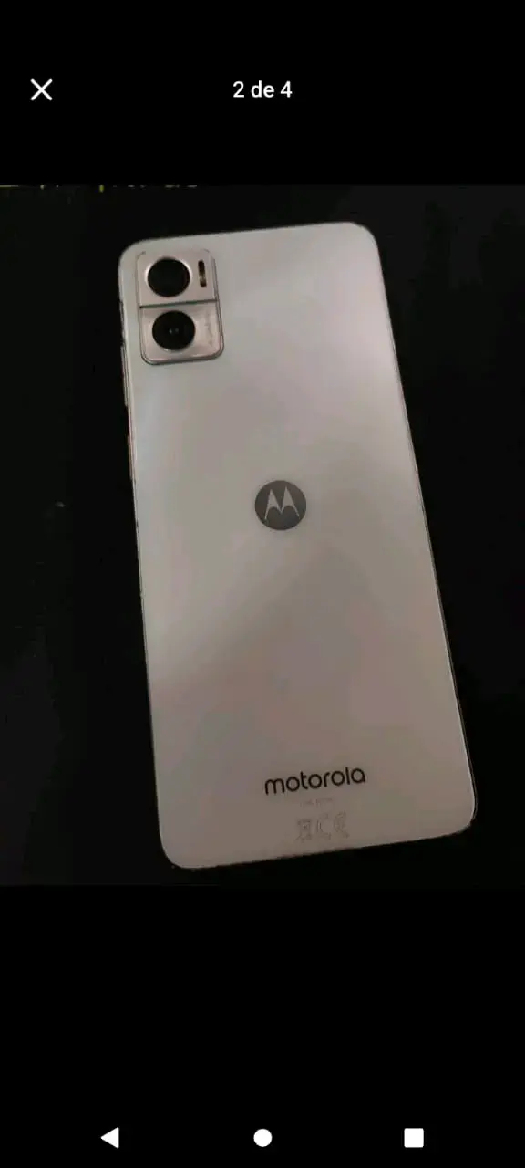 Smartphone Motorola blanco en buen estado - 3