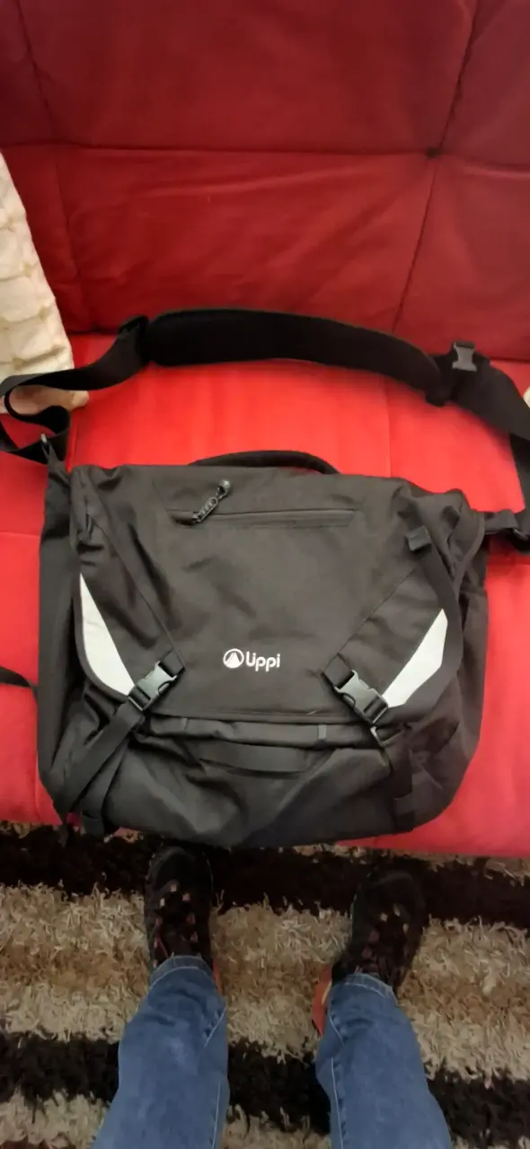 Bolso bandolero negro lipp! con correas ajustables - 1