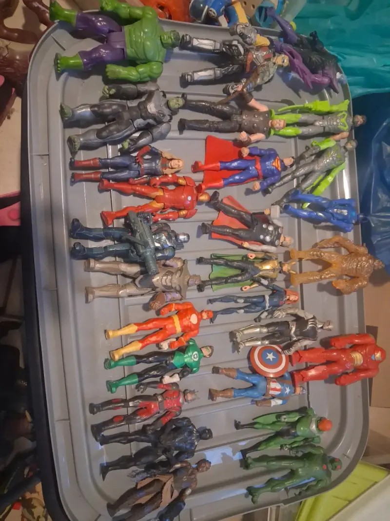Lote de figuras de acción de Ben 10 y superhéroes - 5