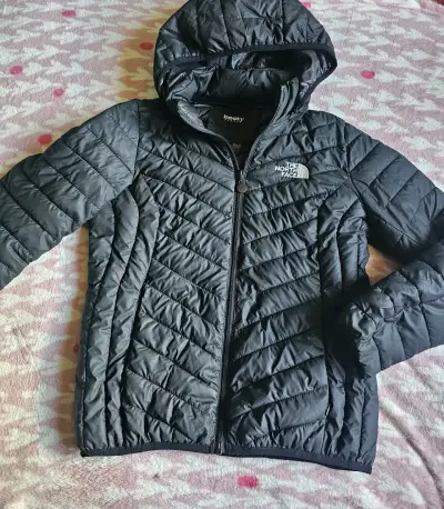 Chaqueta negra The North Face con capucha - miniatura 1